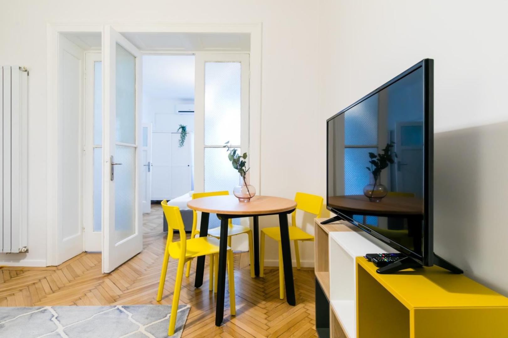 Heart Of The City - Cozy Apartments In Prime Location Bucarest Habitación foto