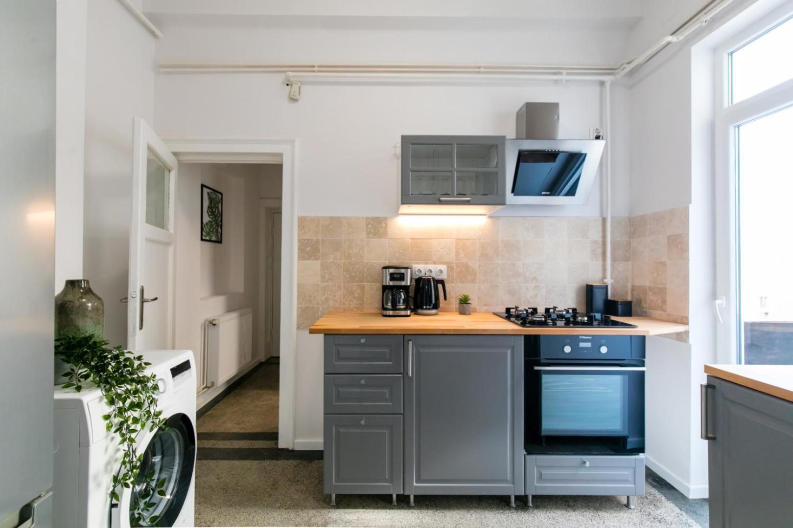 Heart Of The City - Cozy Apartments In Prime Location Bucarest Habitación foto