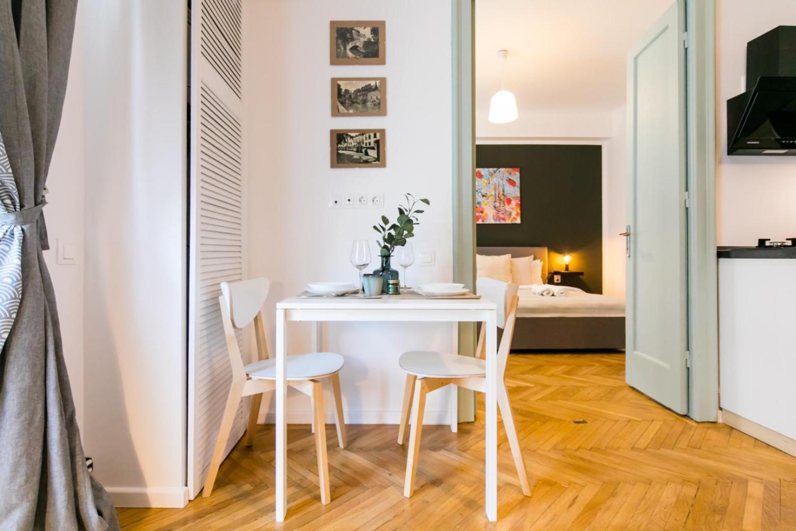 Heart Of The City - Cozy Apartments In Prime Location Bucarest Habitación foto