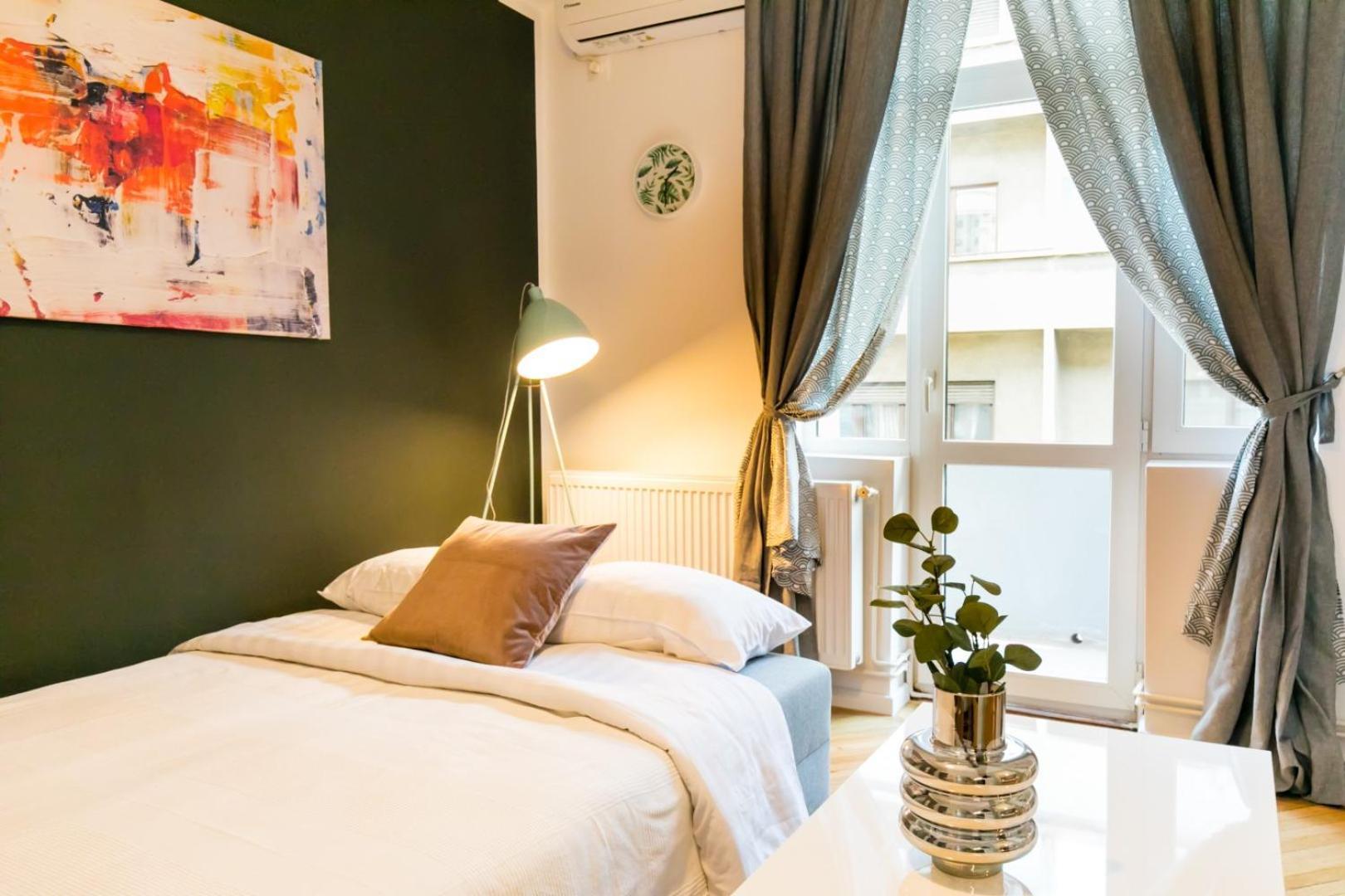 Heart Of The City - Cozy Apartments In Prime Location Bucarest Habitación foto